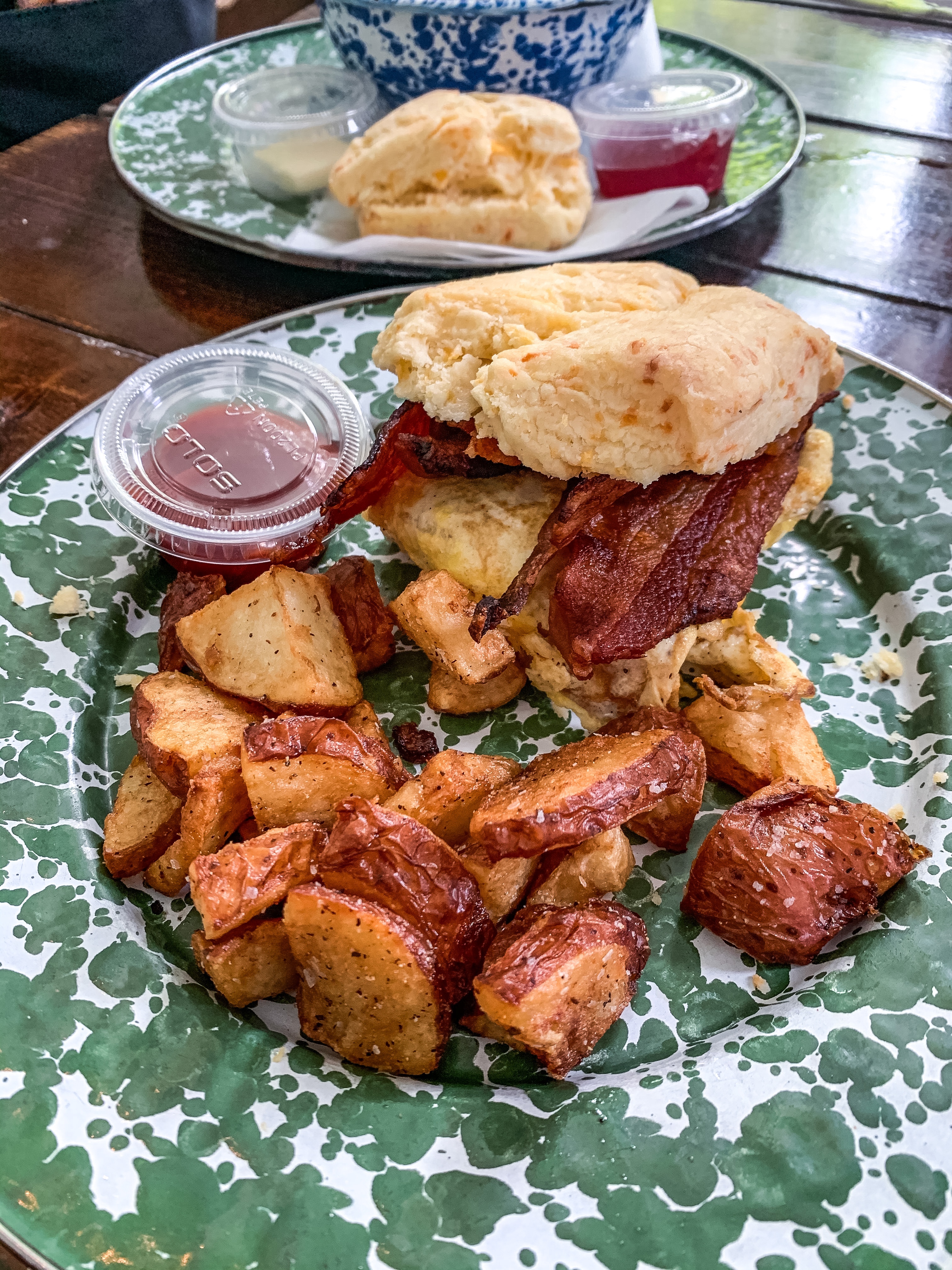 Biscuit sandwich from low country produce