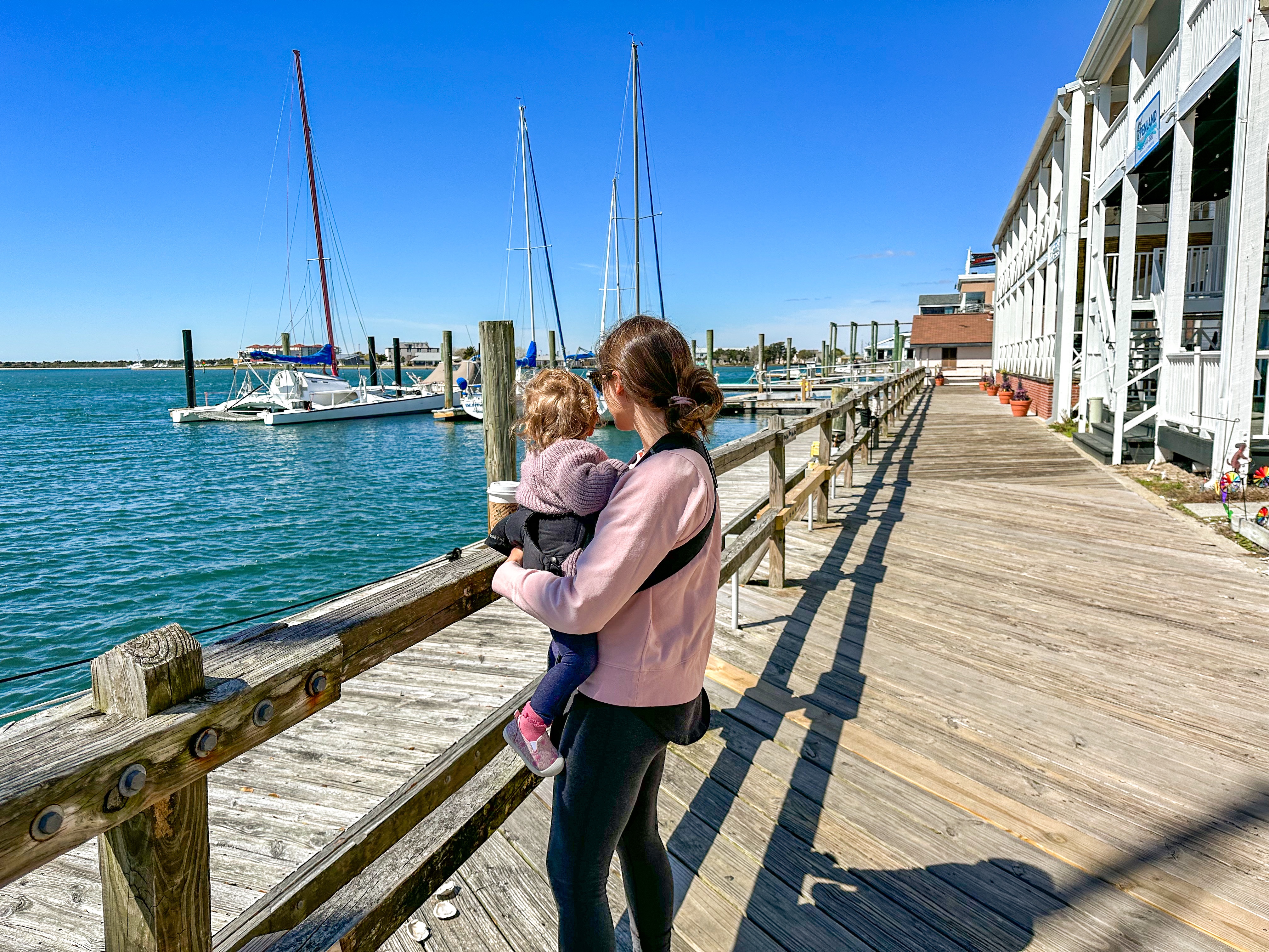 Scenic shot along the waterfront in Beaufort NC