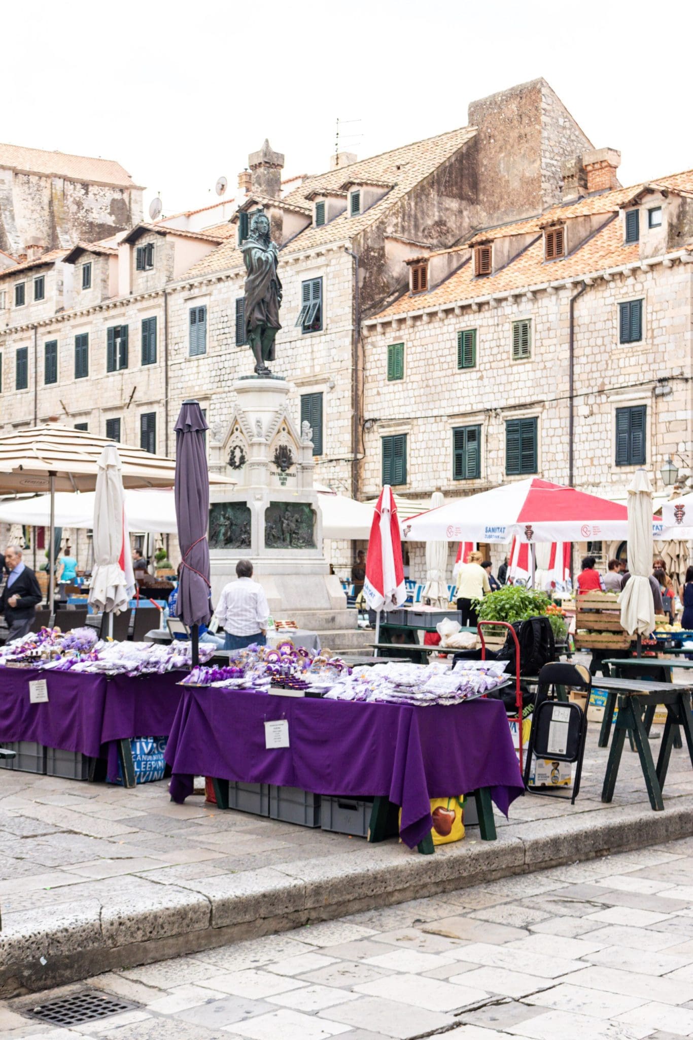 Photo of the market in Old Town